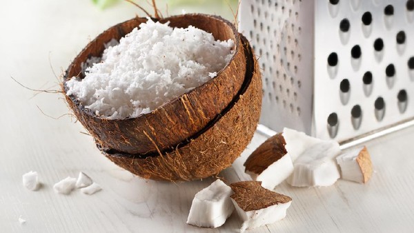 cara parut kelapa